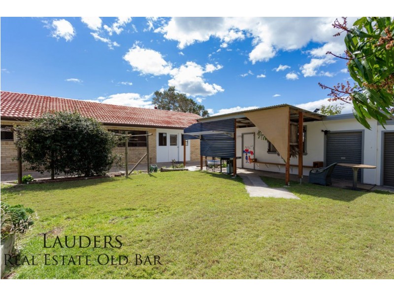 10 Old Bar Road, Old Bar NSW 2430