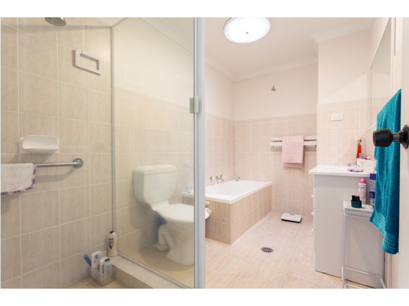 1/76 Old Bar Road, Old Bar NSW 2430