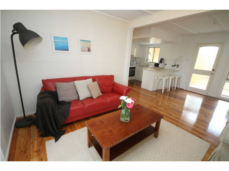 Unit 1 25 Old Bar Road, Old Bar NSW 2430