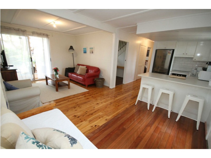 Unit 1 25 Old Bar Road, Old Bar NSW 2430