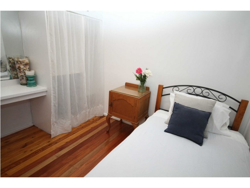 Unit 1 25 Old Bar Road, Old Bar NSW 2430