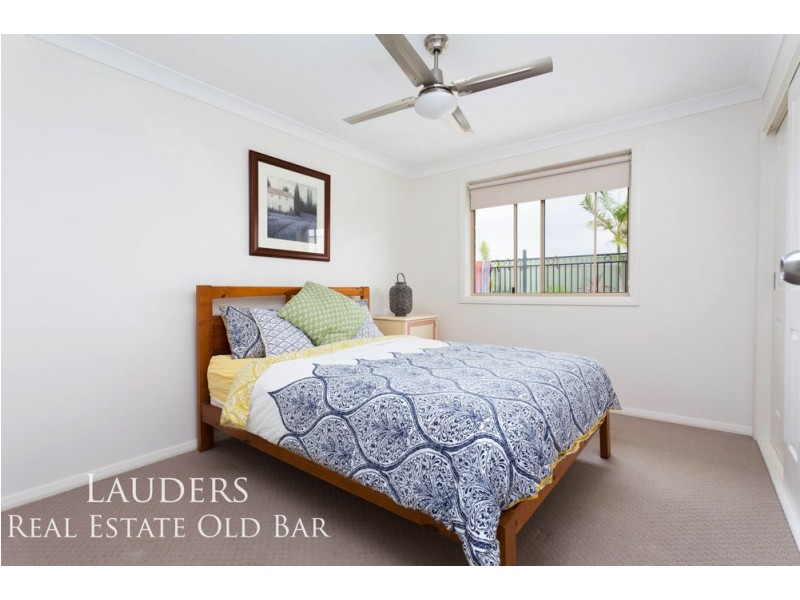 3 Eagle Cl, Old Bar NSW 2430