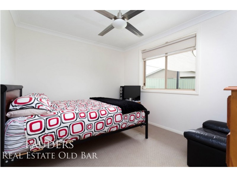 3 Eagle Cl, Old Bar NSW 2430