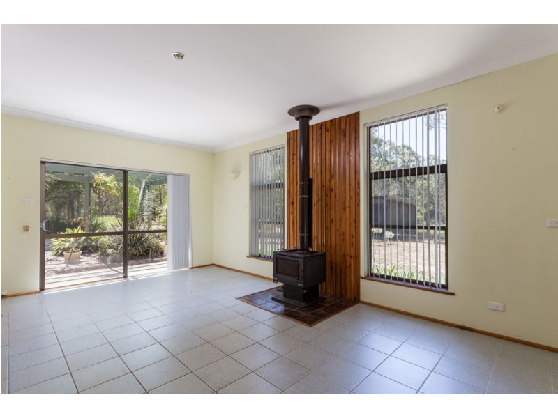 142 Warwiba Road, Old Bar NSW 2430