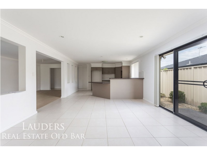 6 Curlew Place, Old Bar NSW 2430