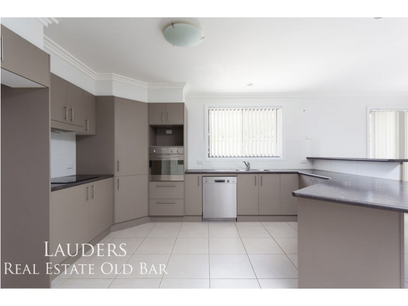 6 Curlew Place, Old Bar NSW 2430