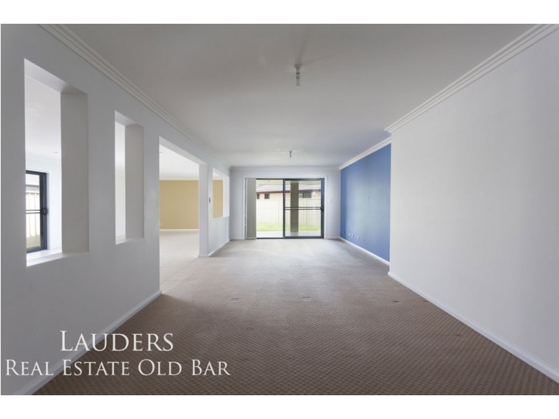 6 Curlew Place, Old Bar NSW 2430