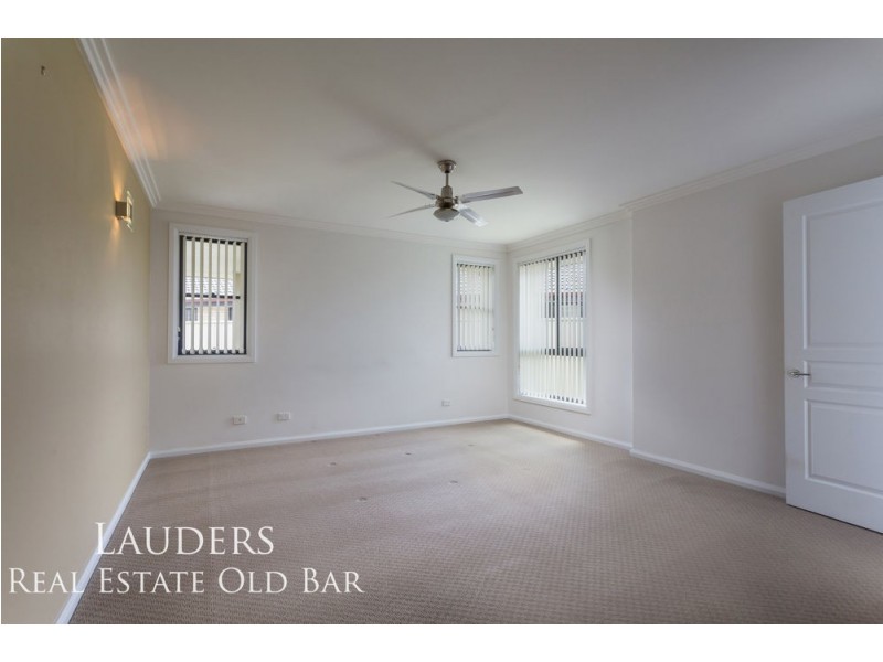6 Curlew Place, Old Bar NSW 2430