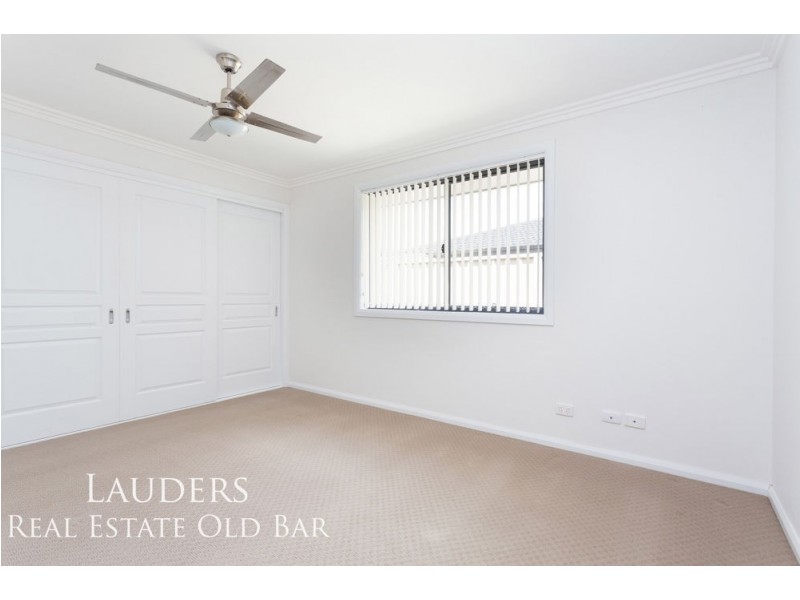 6 Curlew Place, Old Bar NSW 2430
