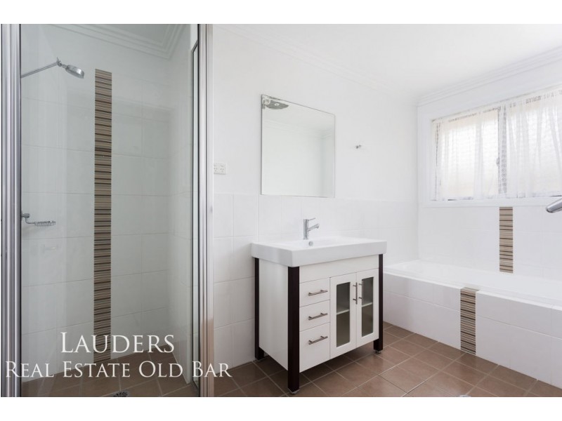 6 Curlew Place, Old Bar NSW 2430