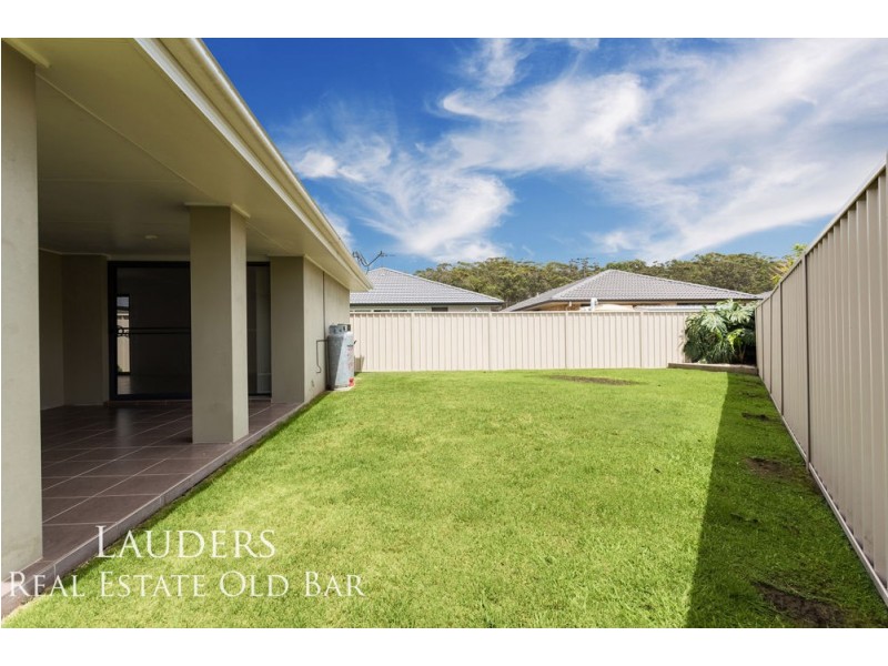 6 Curlew Place, Old Bar NSW 2430
