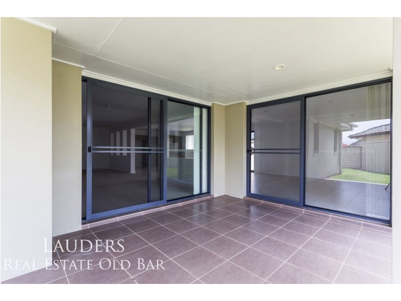 6 Curlew Place, Old Bar NSW 2430