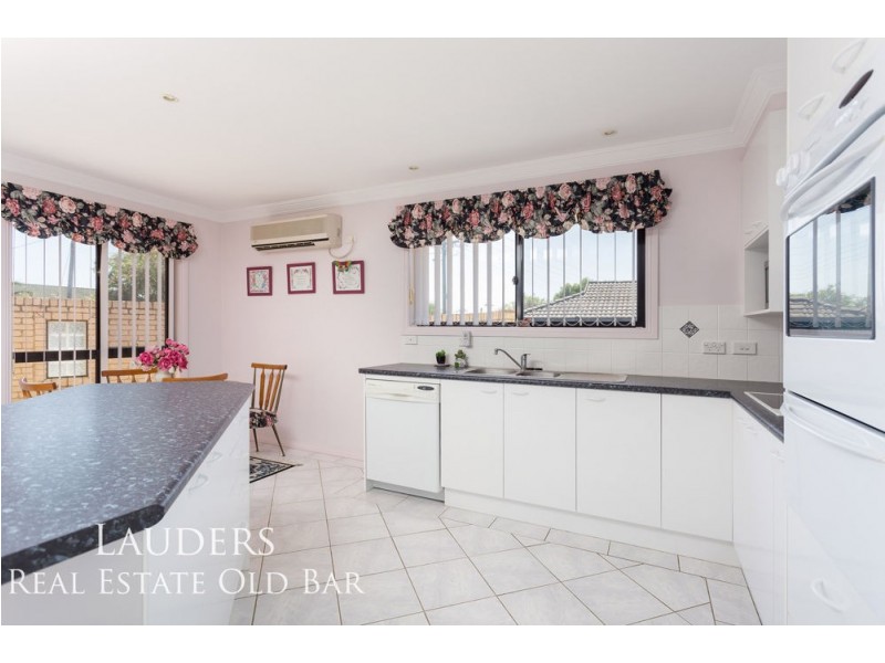 2/80 Old Bar Road, Old Bar NSW 2430