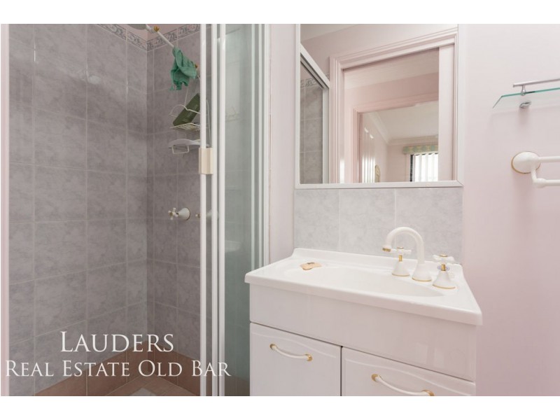 2/80 Old Bar Road, Old Bar NSW 2430