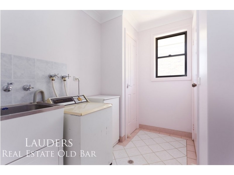 2/80 Old Bar Road, Old Bar NSW 2430