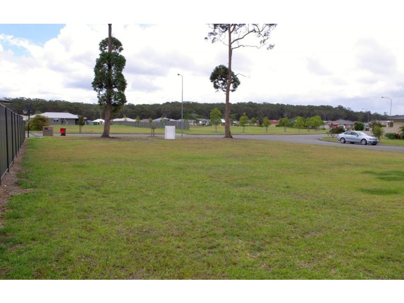 39 Bluehaven Drive, Old Bar NSW 2430