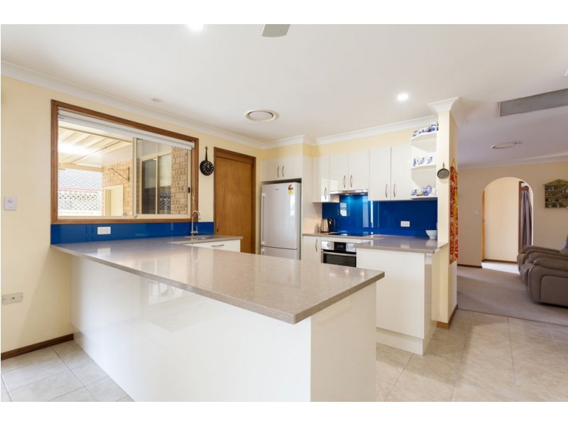 39 Clerke Street, Old Bar NSW 2430