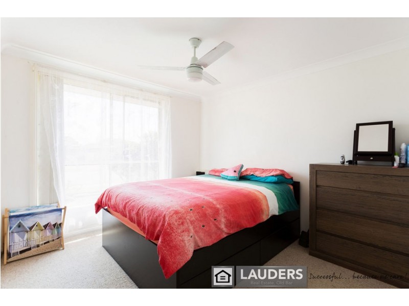 18 Albatross Way, Old Bar NSW 2430