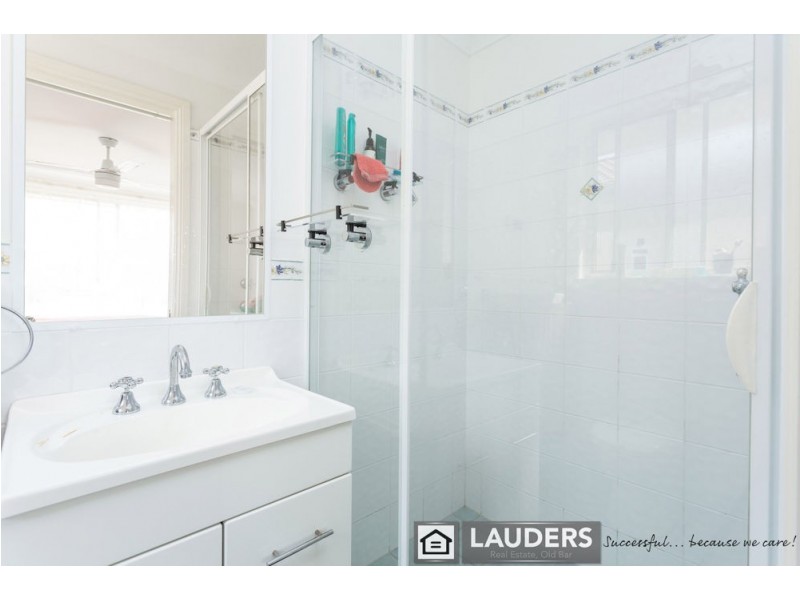 18 Albatross Way, Old Bar NSW 2430