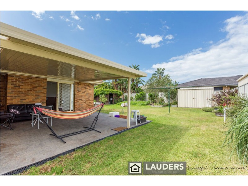 18 Albatross Way, Old Bar NSW 2430