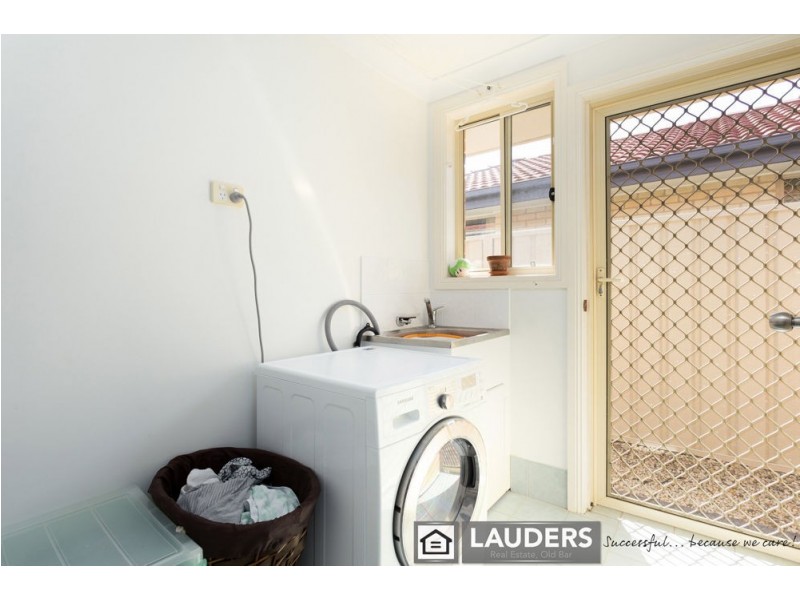 18 Albatross Way, Old Bar NSW 2430