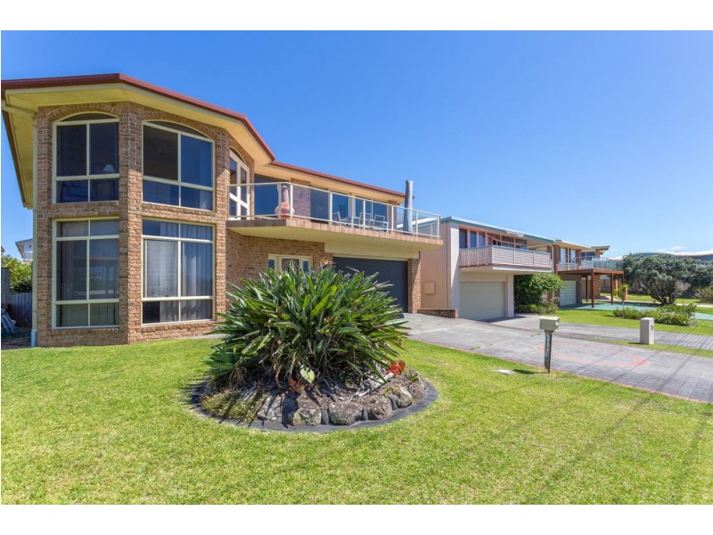 27 Marine Drive, Wallabi Point NSW 2430