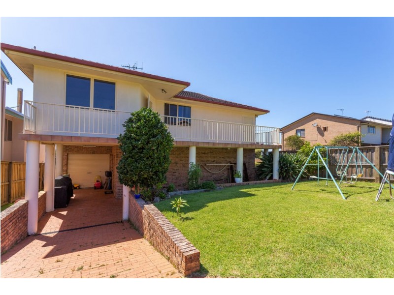 27 Marine Drive, Wallabi Point NSW 2430