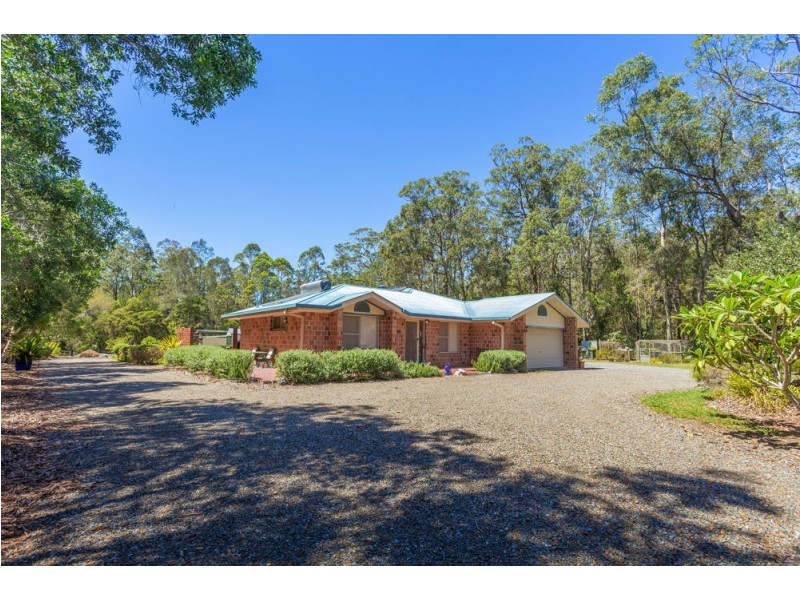6 Peppermint Place, Old Bar NSW 2430