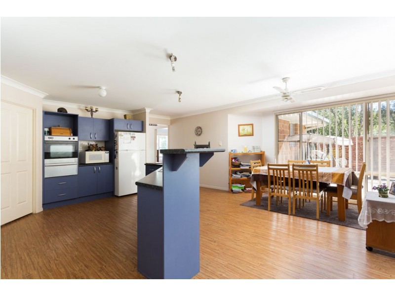 6 Peppermint Place, Old Bar NSW 2430