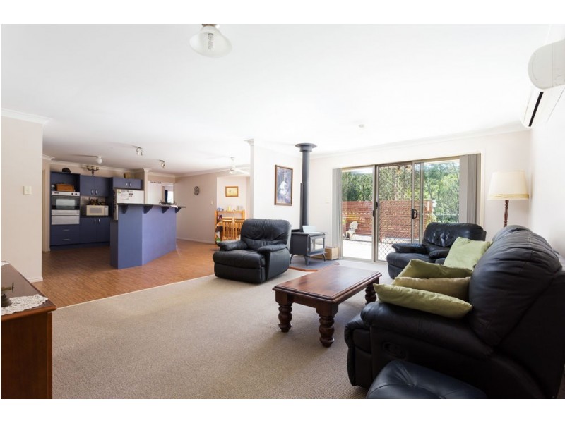 6 Peppermint Place, Old Bar NSW 2430