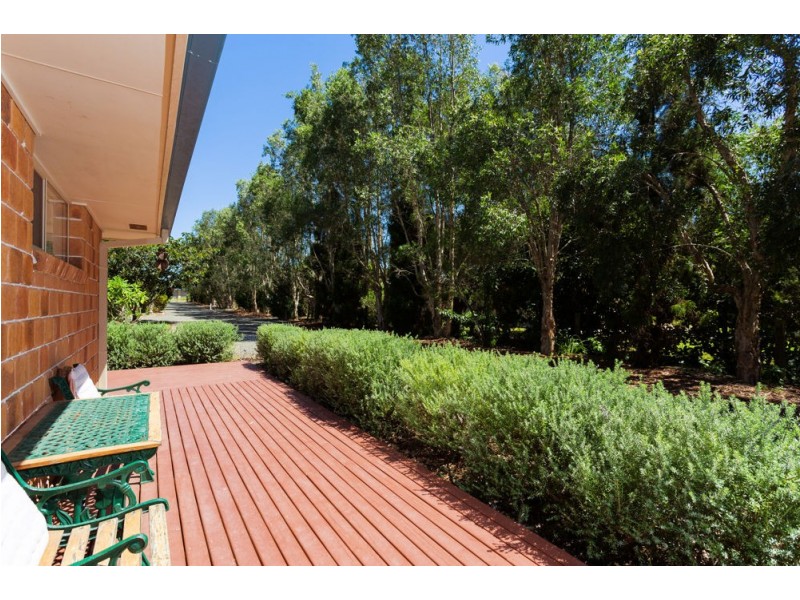 6 Peppermint Place, Old Bar NSW 2430