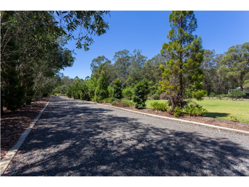 6 Peppermint Place, Old Bar NSW 2430