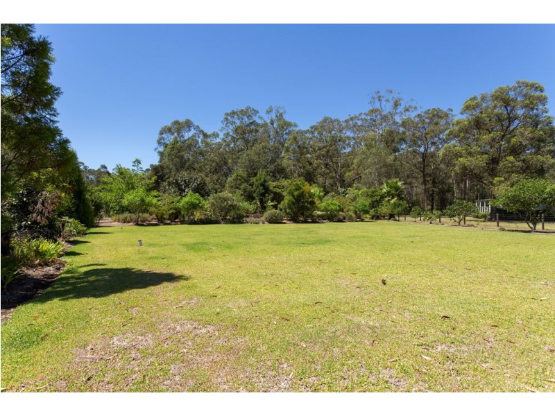 6 Peppermint Place, Old Bar NSW 2430