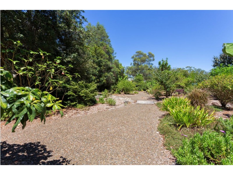 6 Peppermint Place, Old Bar NSW 2430