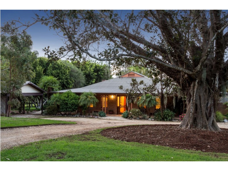 191 Ferry Road, Oxley Island NSW 2430