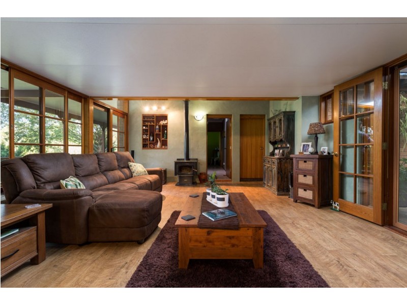 191 Ferry Road, Oxley Island NSW 2430