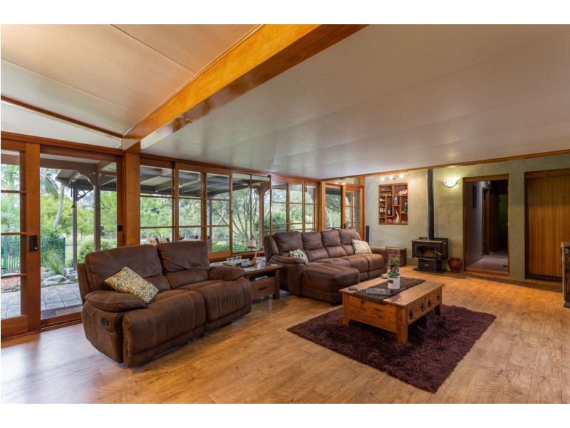 191 Ferry Road, Oxley Island NSW 2430