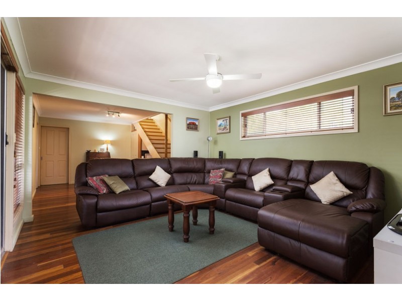 23 Old Bar Road, Old Bar NSW 2430