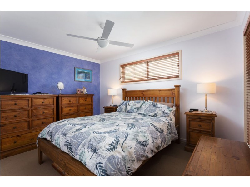 23 Old Bar Road, Old Bar NSW 2430