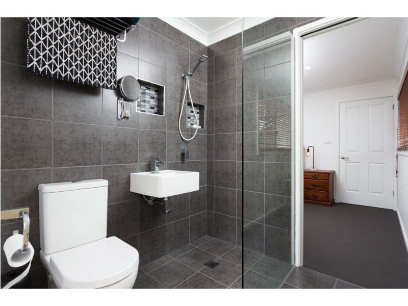 23 Old Bar Road, Old Bar NSW 2430