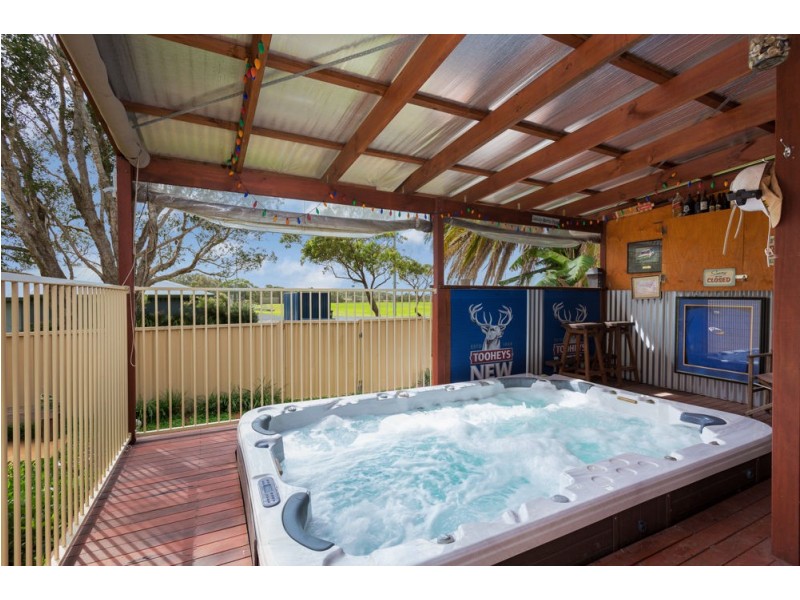 23 Old Bar Road, Old Bar NSW 2430