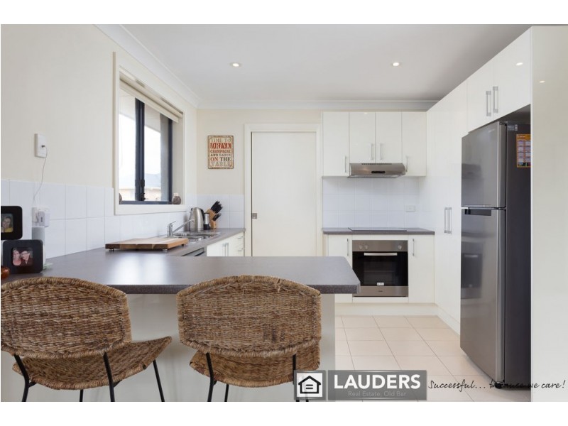 3a Albatross Way, Old Bar NSW 2430