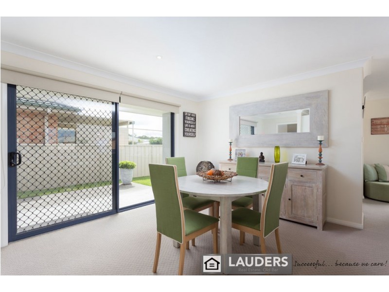 3a Albatross Way, Old Bar NSW 2430