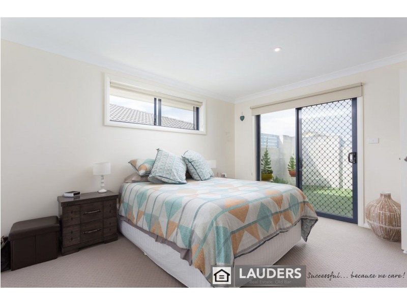 3a Albatross Way, Old Bar NSW 2430
