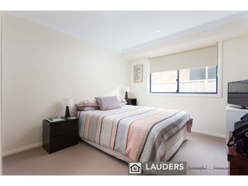 3a Albatross Way, Old Bar NSW 2430
