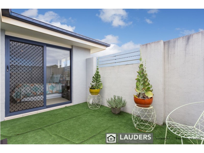 3a Albatross Way, Old Bar NSW 2430