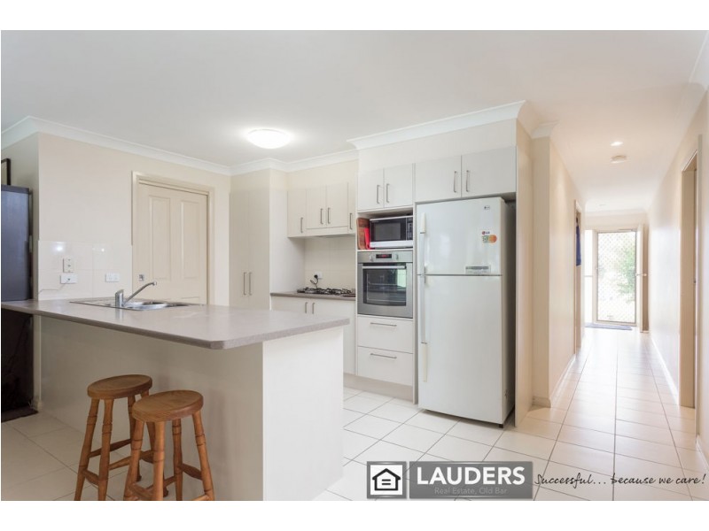 2a Eagle Close, Old Bar NSW 2430