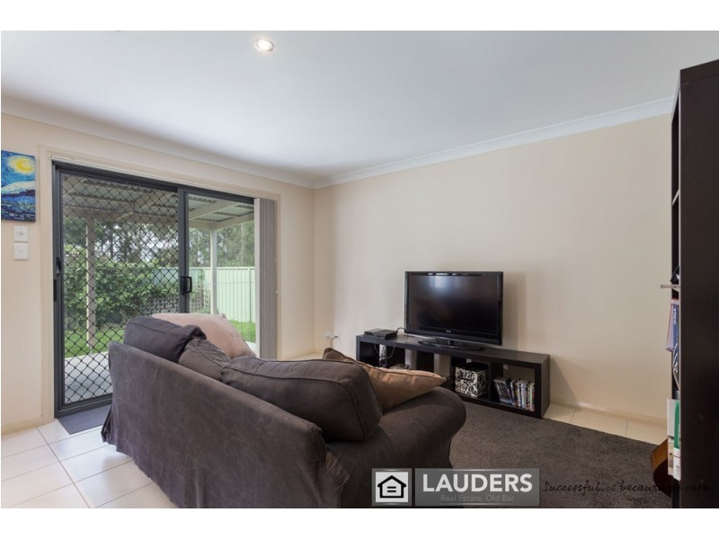 2a Eagle Close, Old Bar NSW 2430
