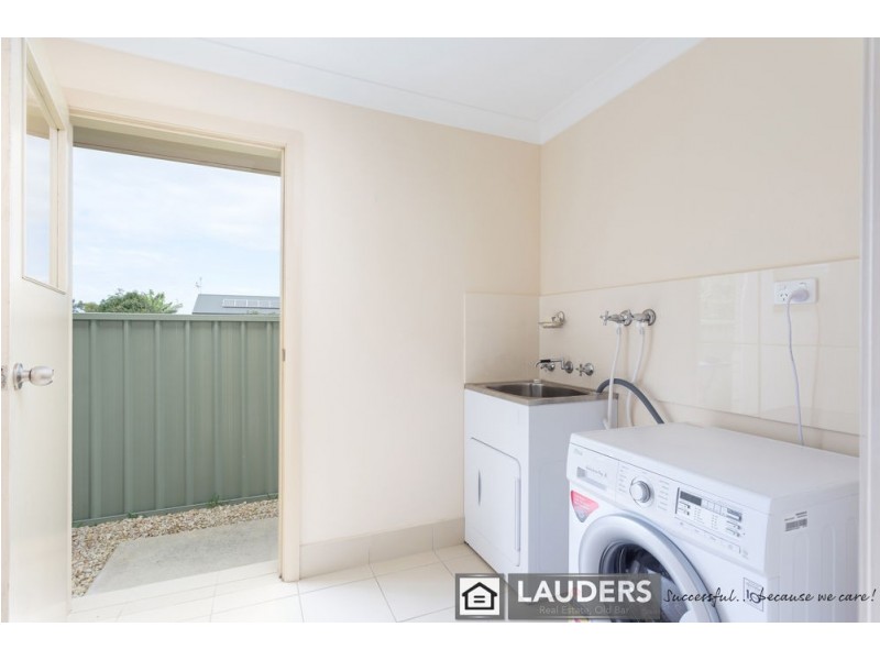 2a Eagle Close, Old Bar NSW 2430