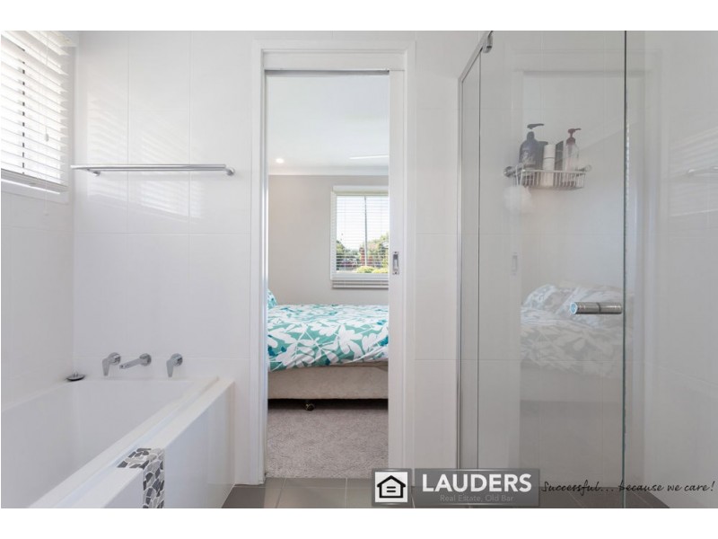 66 Wyden Street, Old Bar NSW 2430